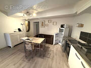 Appartement à SAINT-MITRE-LES-REMPARTS