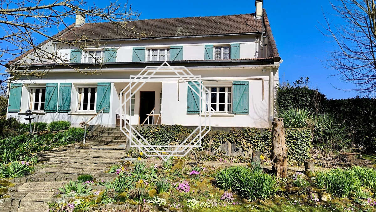 Maison à SAINTE-GENEVIEVE