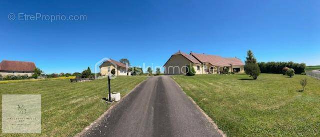 Maison à BEAUJEU-SAINT-VALLIER-PIERREJUX-ET-QUITTEUR