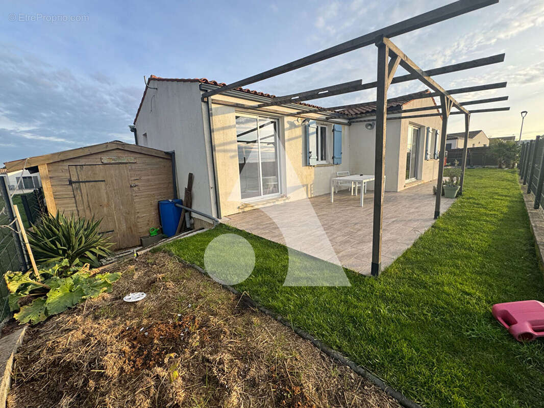 Maison à SALLES-SUR-MER