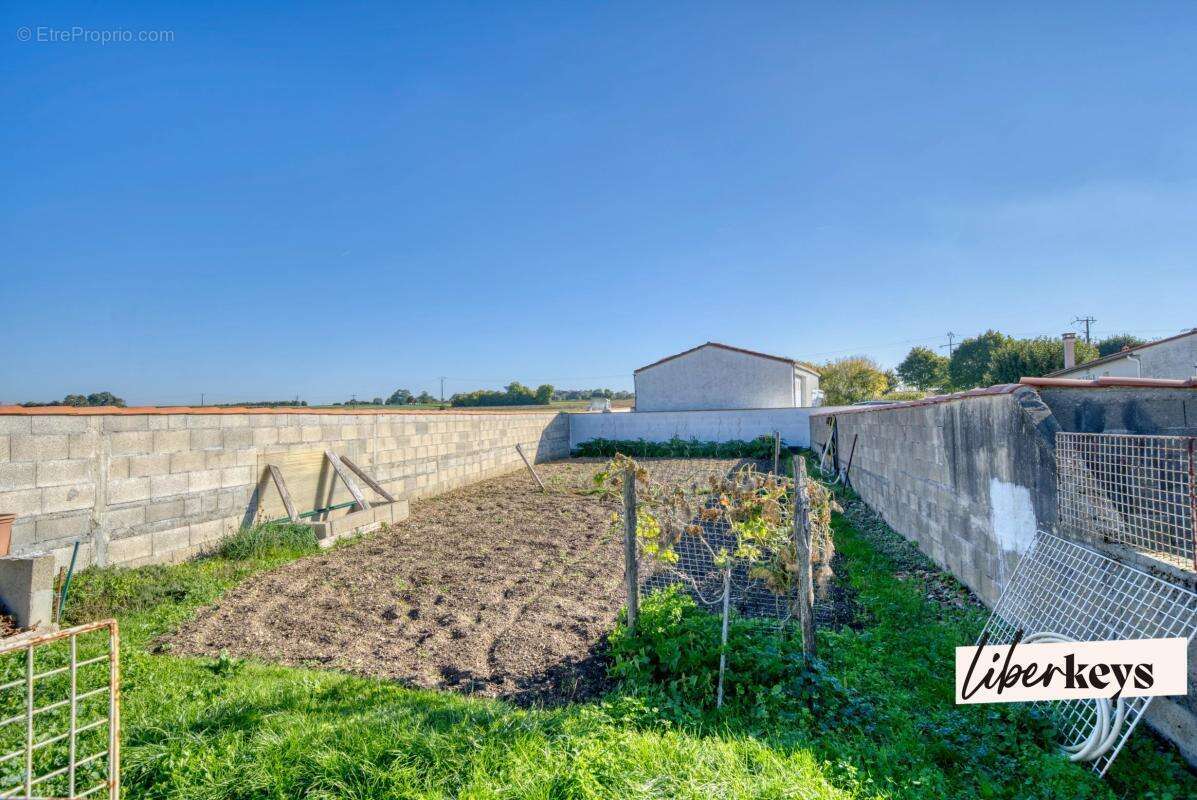 Maison à ASNIERES-LA-GIRAUD