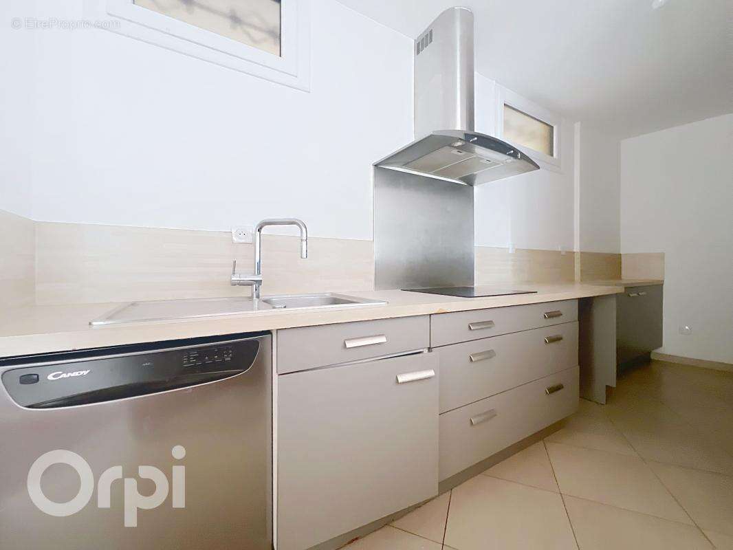 Appartement à VILLENEUVE-LOUBET