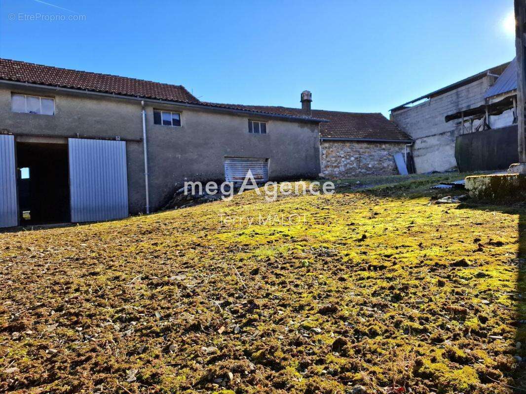 Maison à AVEZAC-PRAT-LAHITTE