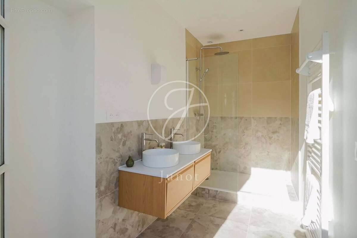 Appartement à PARIS-9E