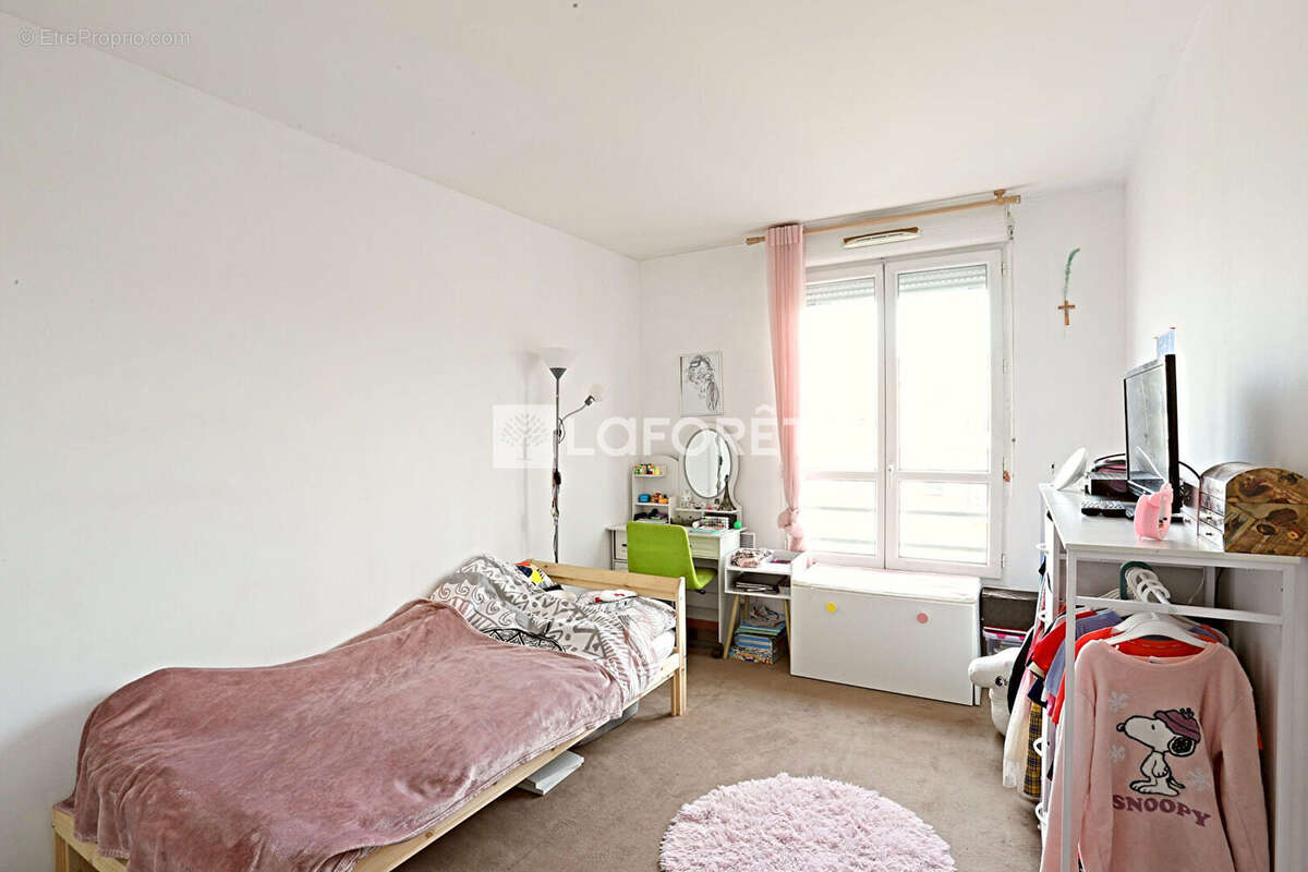 Appartement Montrouge 3 pièces, 2 chambres, balcon , parking et cave. - photo 10