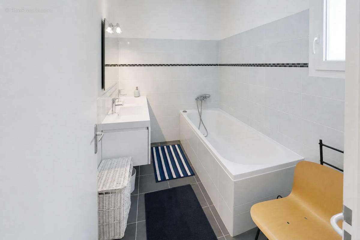 Maison de 4 pièces de 105 m² à Lully - photo 6
