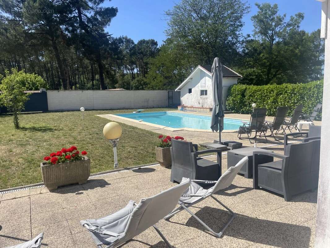 MAISON DE MAITRE avec un jardin , une piscine, une maison T3 - photo 16