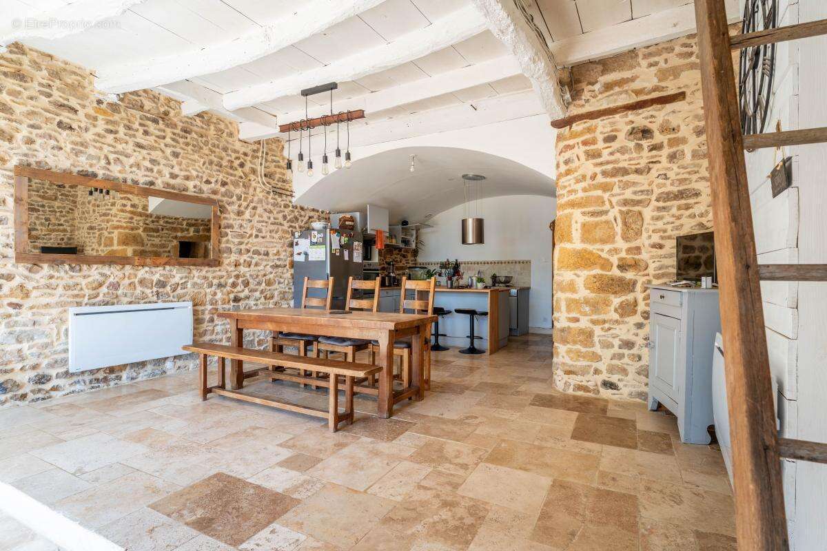 Maison à SAINT-GERMAIN-SUR-L&#039;ARBRESLE