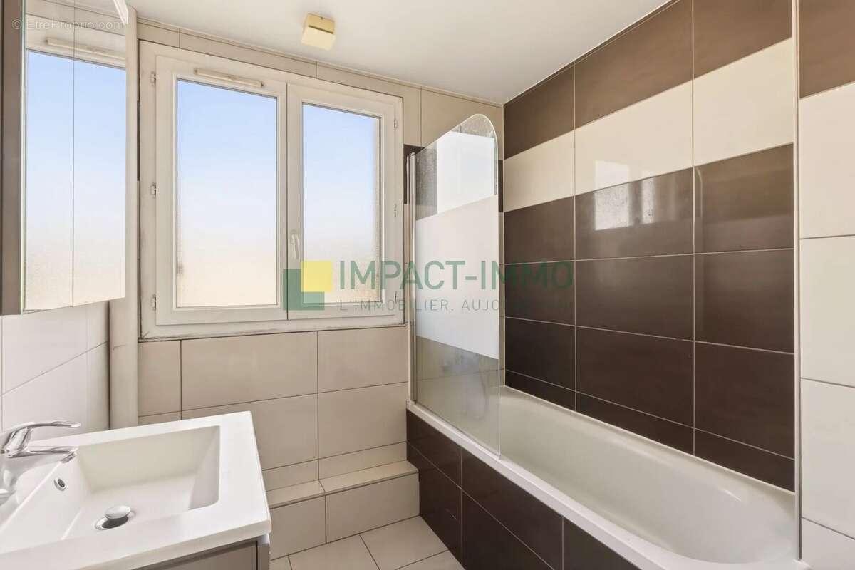 Appartement à NANTERRE