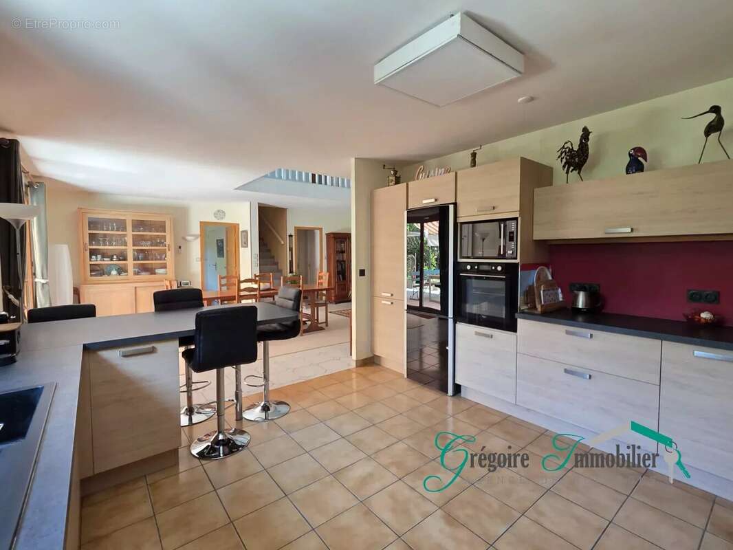 Maison à MONTCOURT-FROMONVILLE