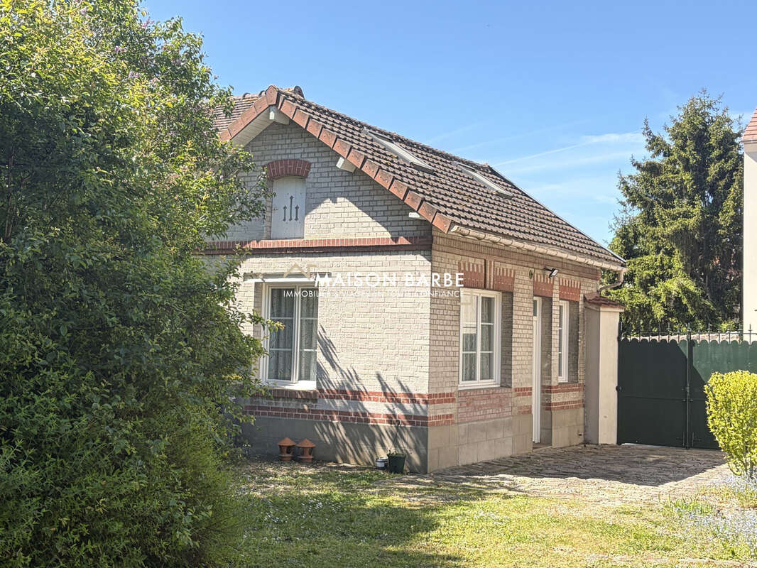 Maison 160 m² à Louvres  - photo 2