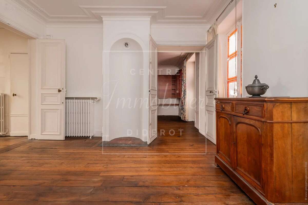 Appartement à PARIS-11E