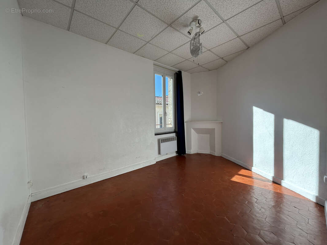 Appartement à LEZIGNAN-CORBIERES