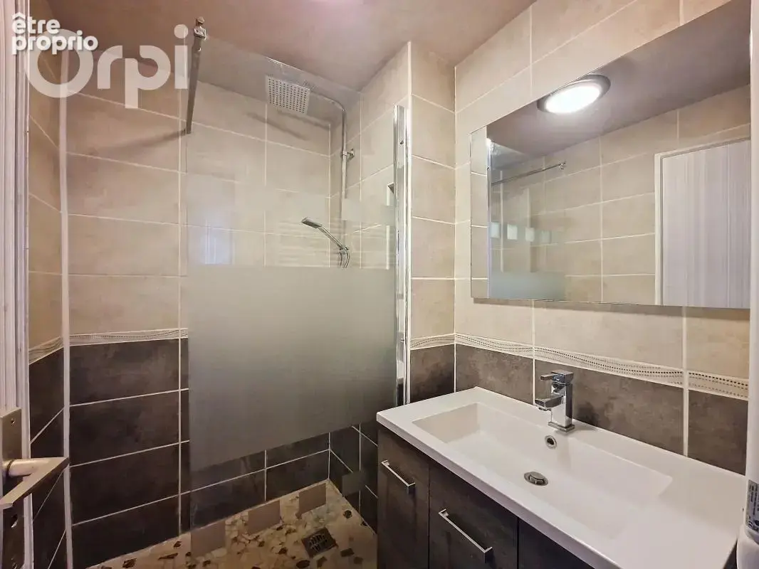 À Vendre maison 232 m2 et logement 50 m2 sur terrain de 2700 m2 - photo 20