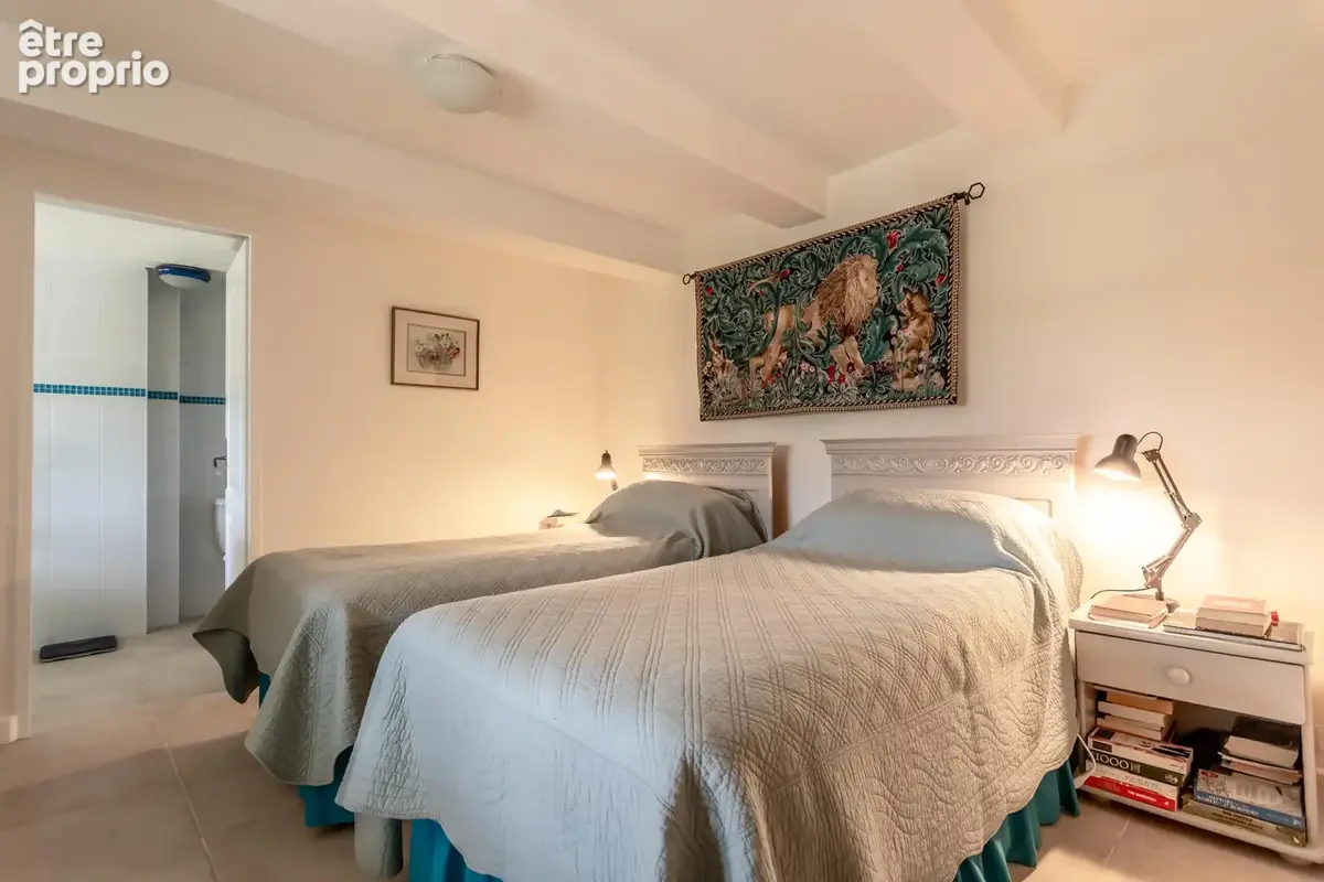 Maison de campagne avec piscine, atelier de poterie, dépendances et garage - photo 23