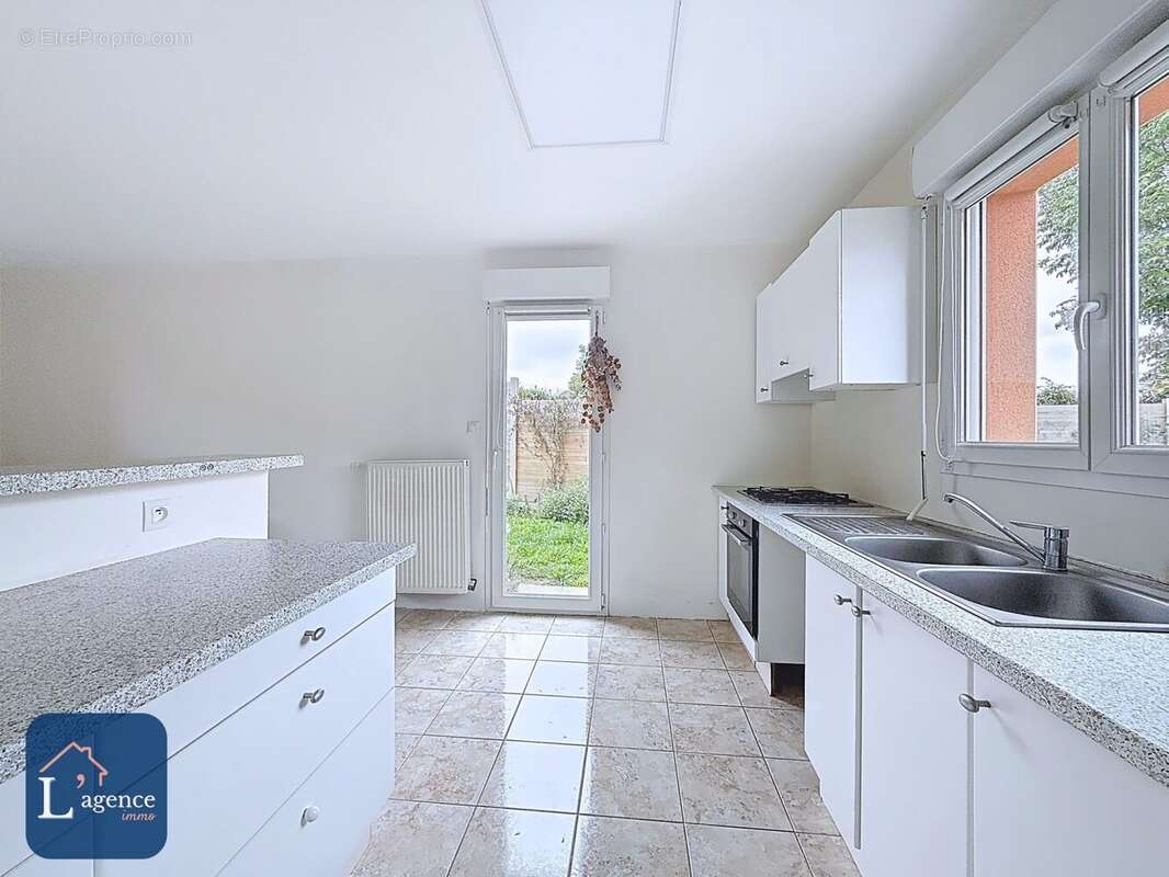 Maison à SAINT-GENIS-POUILLY