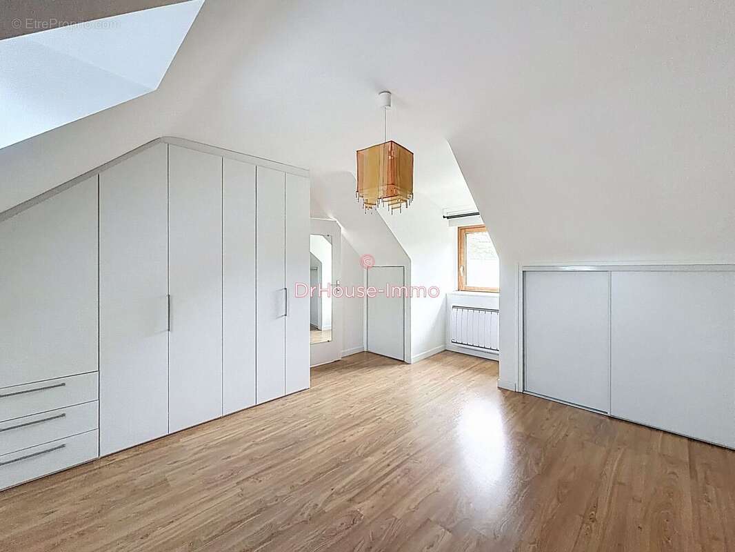 Maison 119 m² à Saint-Ave  - photo 5