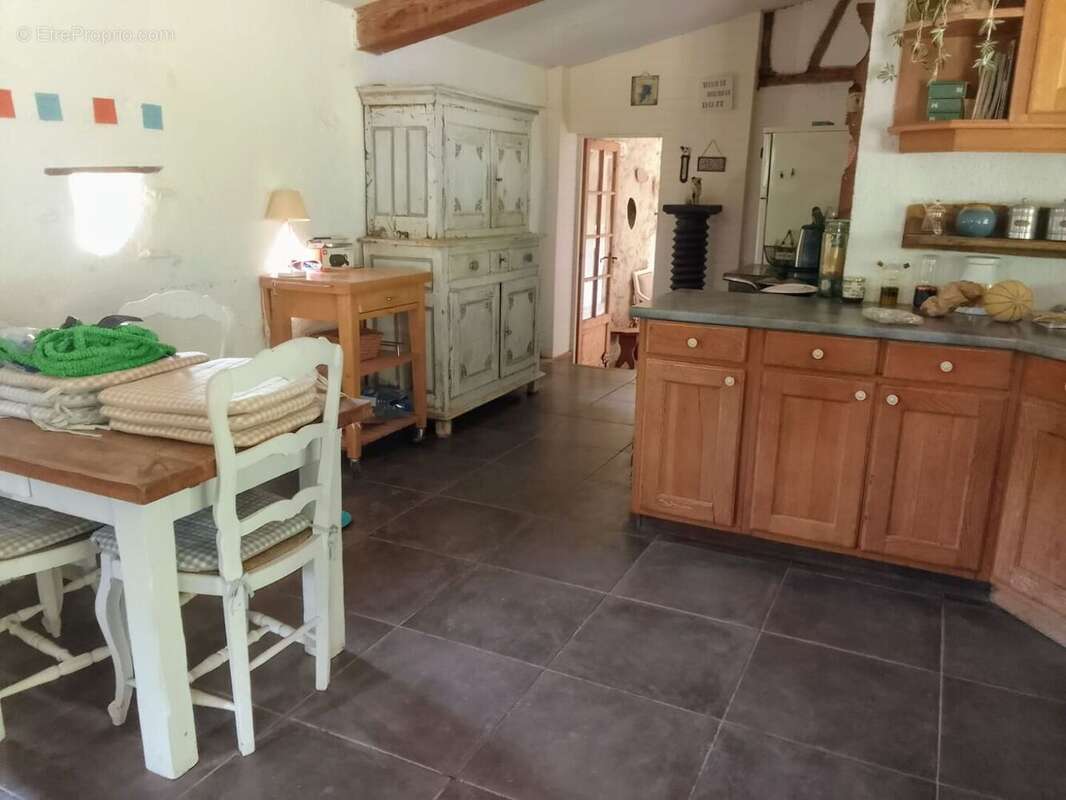 Propriété à vendre proche de Marciac: Maison 4 chambres, à finir de rénover. Cachée et isolée, on y accède par un long chemin. T - photo 6