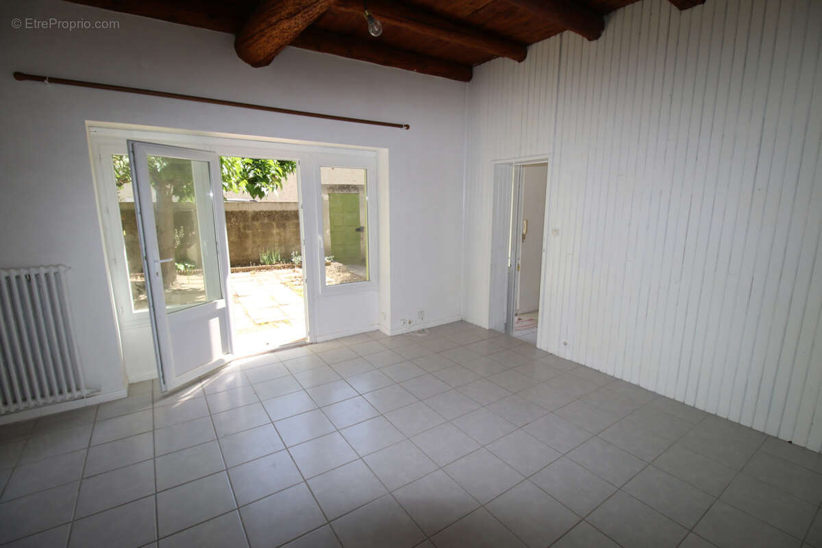 Maison à FONTVIEILLE