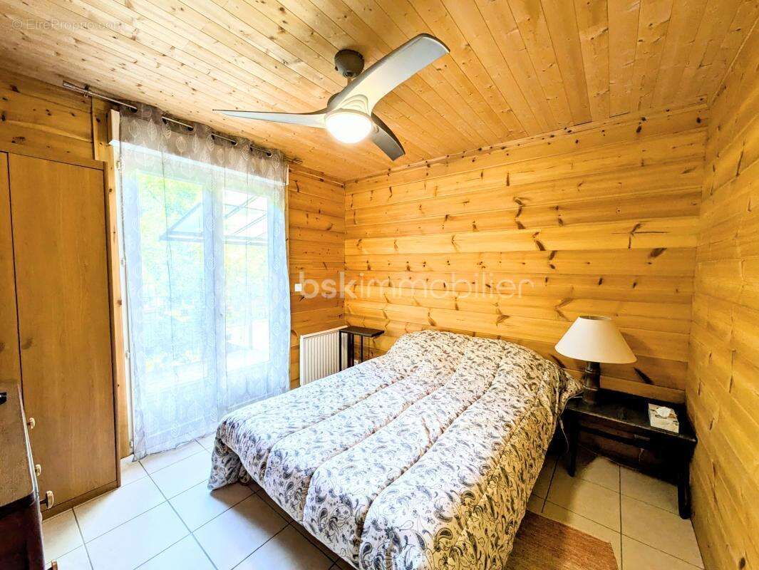 Maison à ENTRECASTEAUX