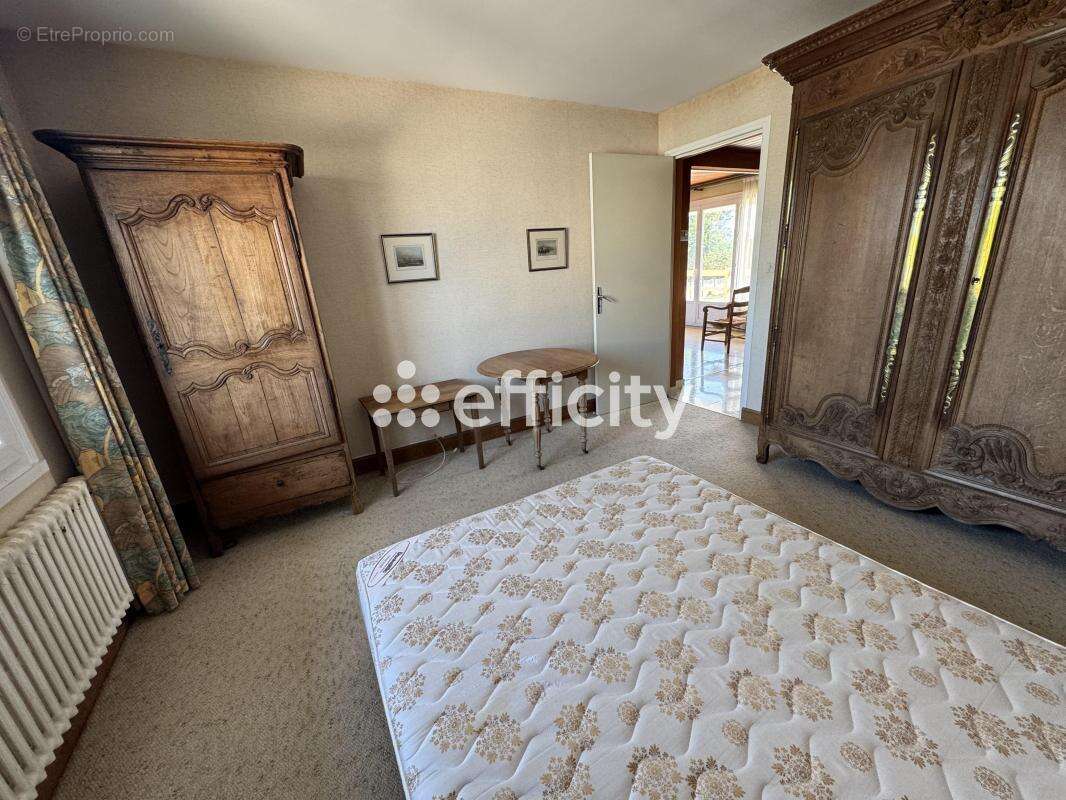 Maison 230 m² à Saint-Come-De-Fresne  - photo 14