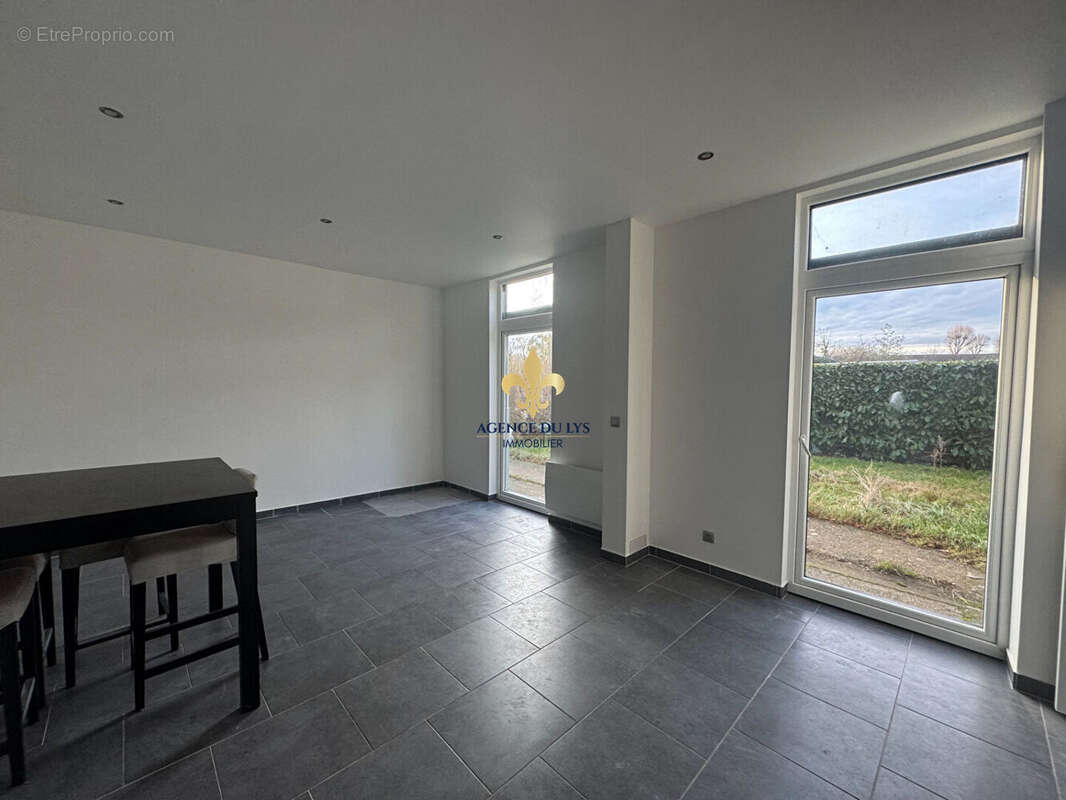 Appartement à LAMORLAYE