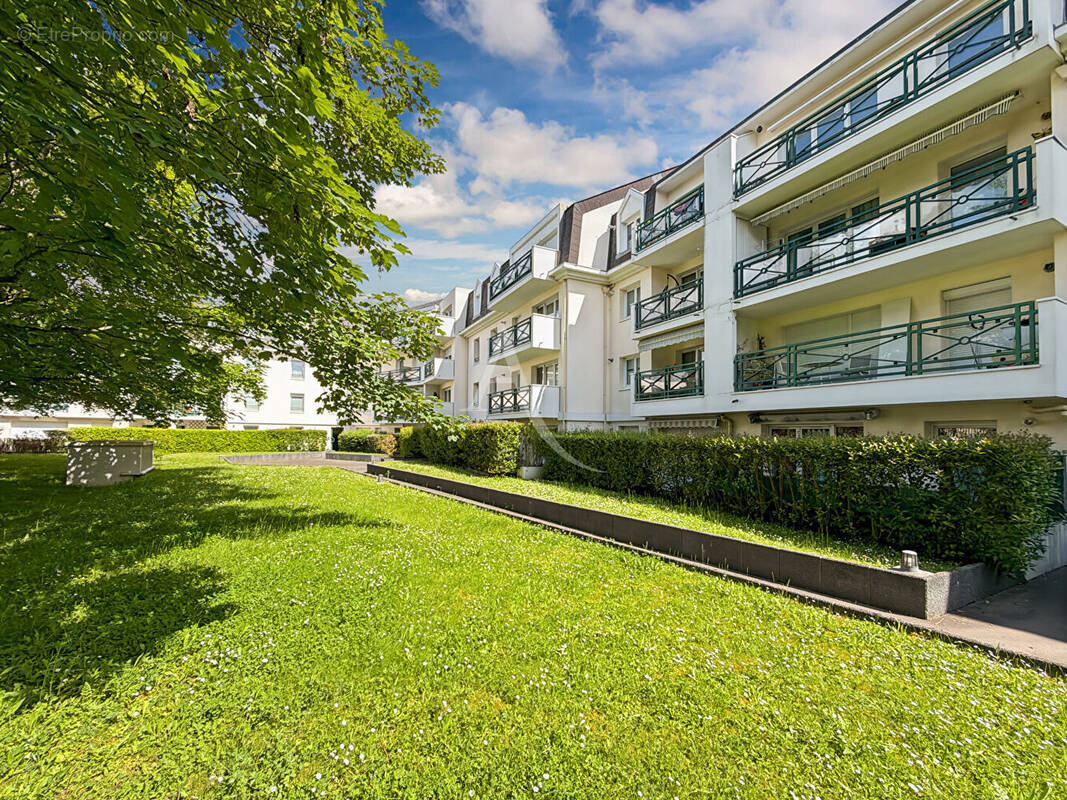 Appartement à JOUY-LE-MOUTIER
