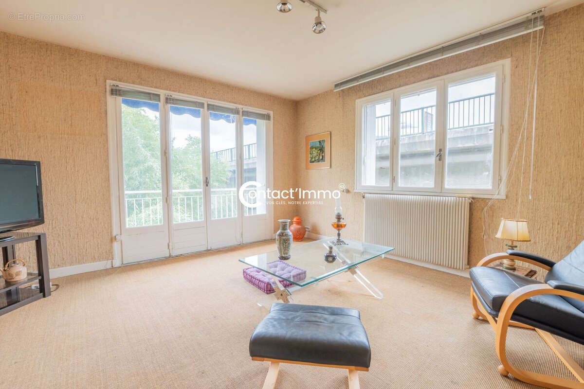 Maison à LES MARTRES-DE-VEYRE