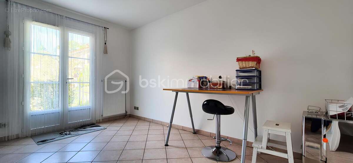 Commerce à BALLAINVILLIERS