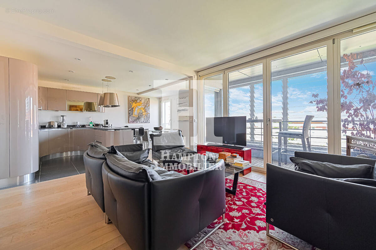 Appartement à PARIS-14E