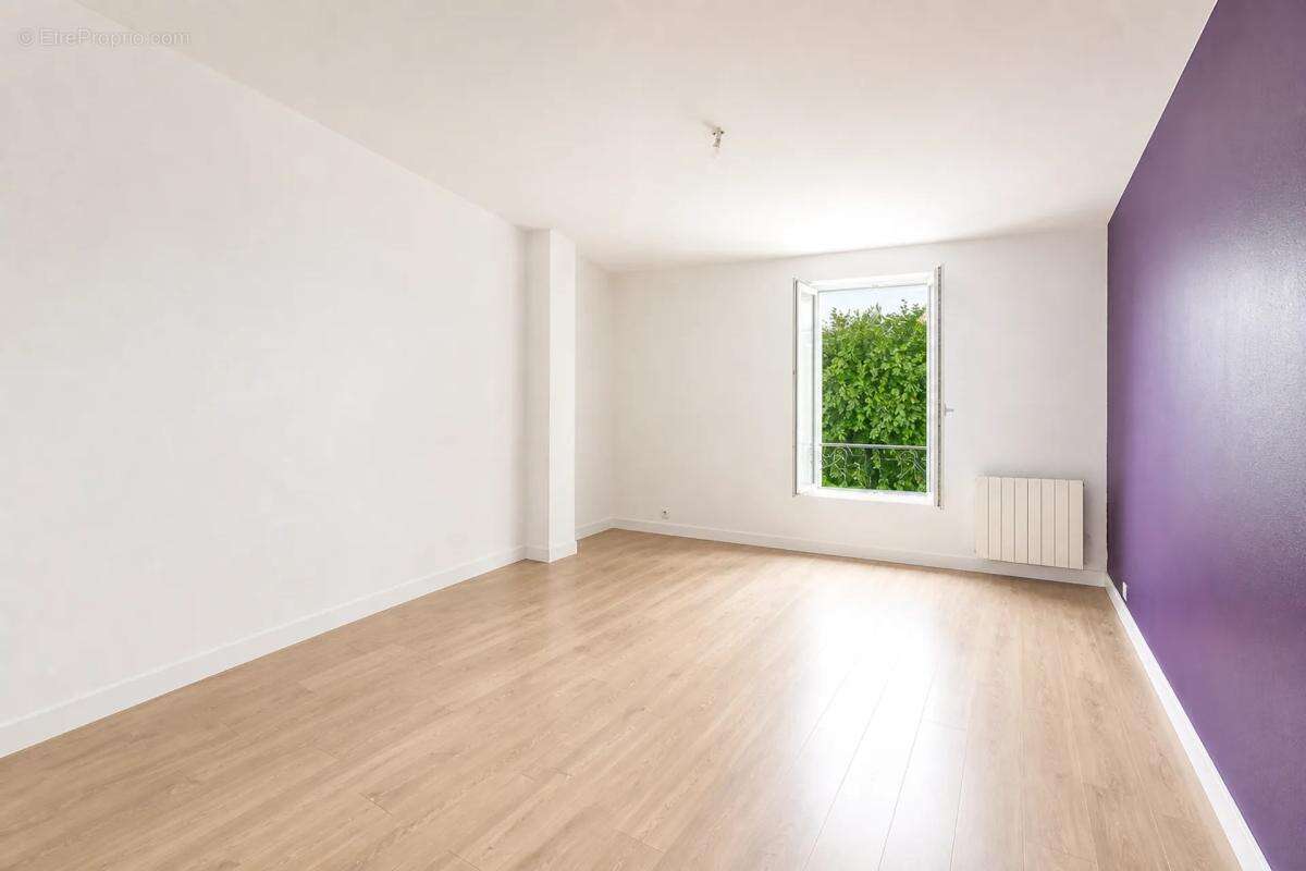 Maison de caractère avec jardin - 112 m2 - Villeneuve-le-Comte - photo 7