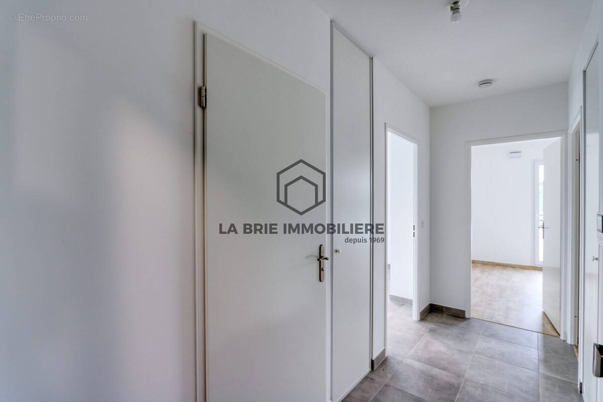 Appartement à MENNECY