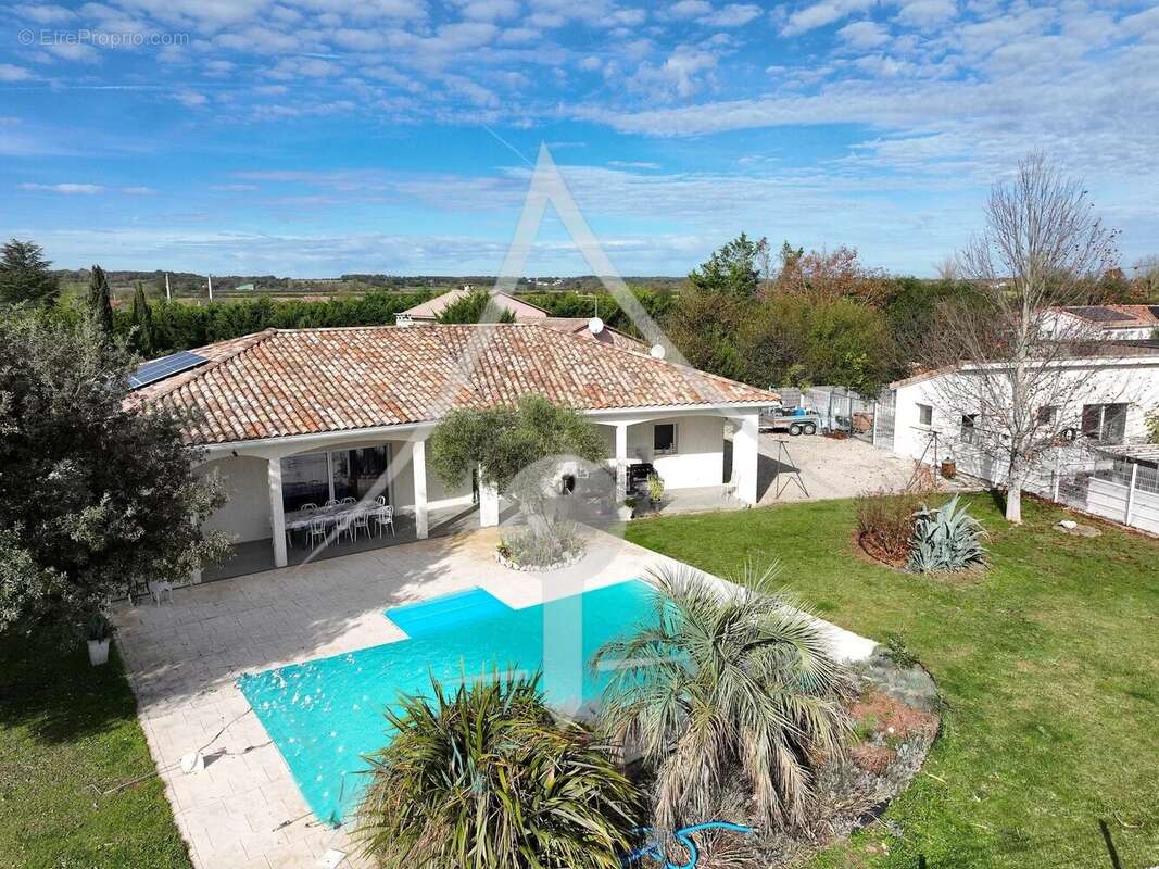 Maison à LAVERNOSE-LACASSE