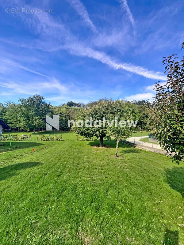 Terrain à SAINT-HILAIRE-DE-LA-COTE