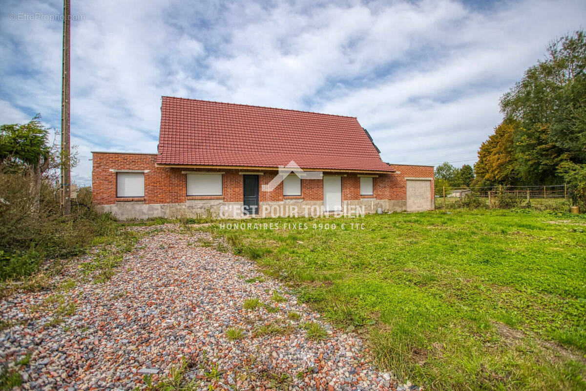 Maison à BUYSSCHEURE