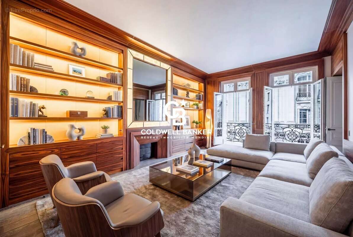 Appartement à PARIS-16E