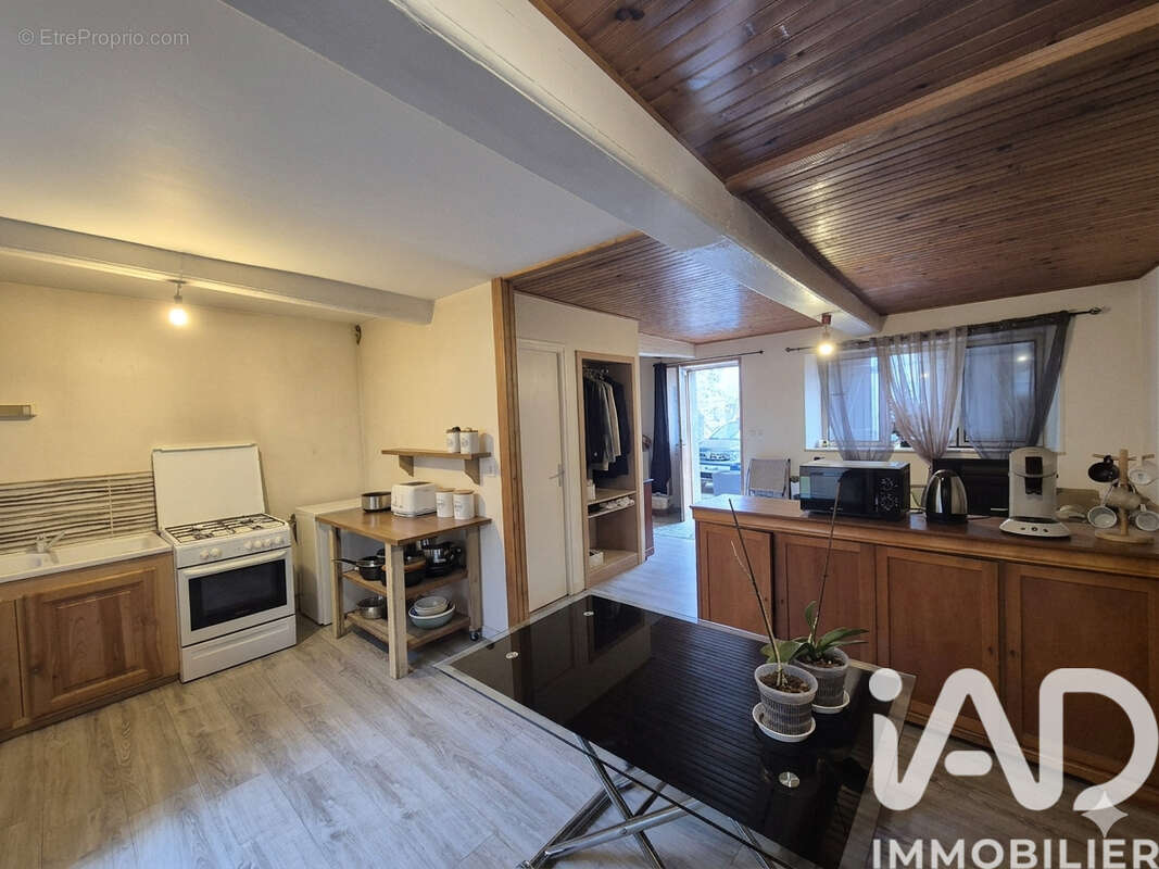 Photo 3 - Appartement à VERNET-LA-VARENNE