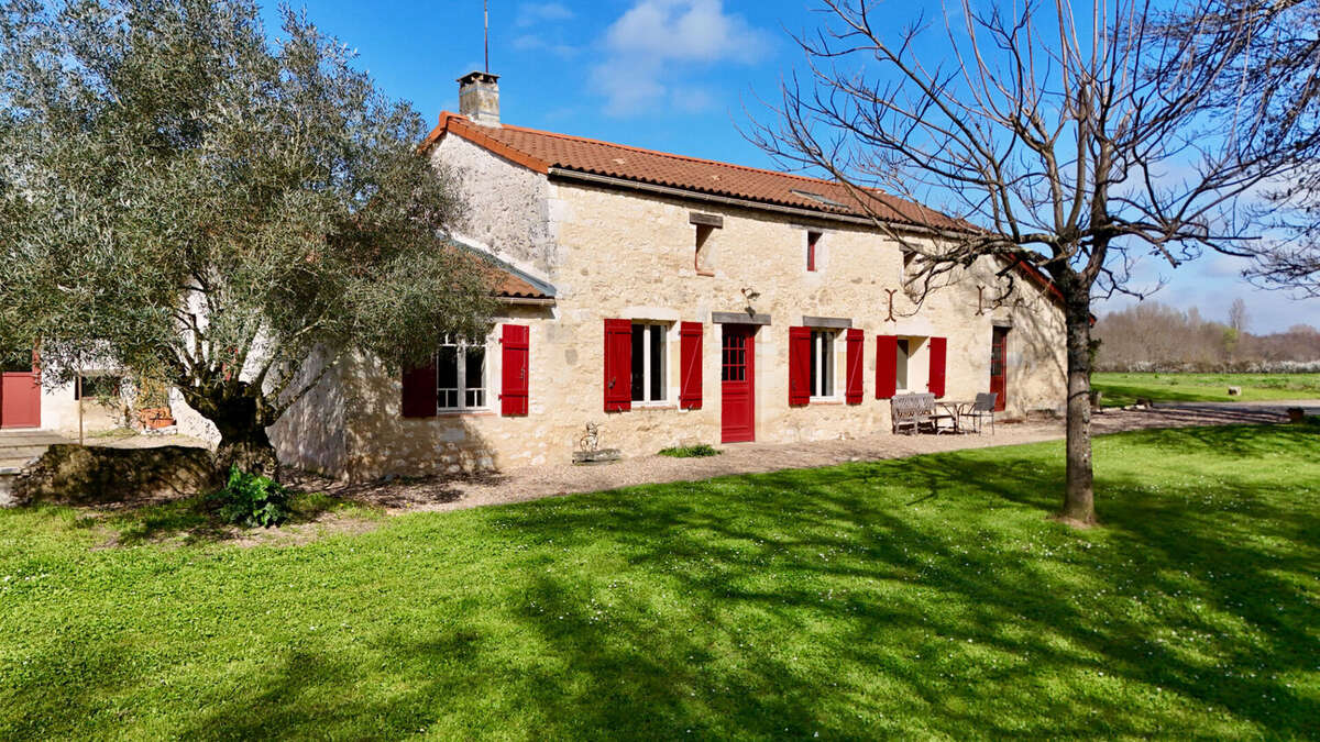 Maison à VELINES