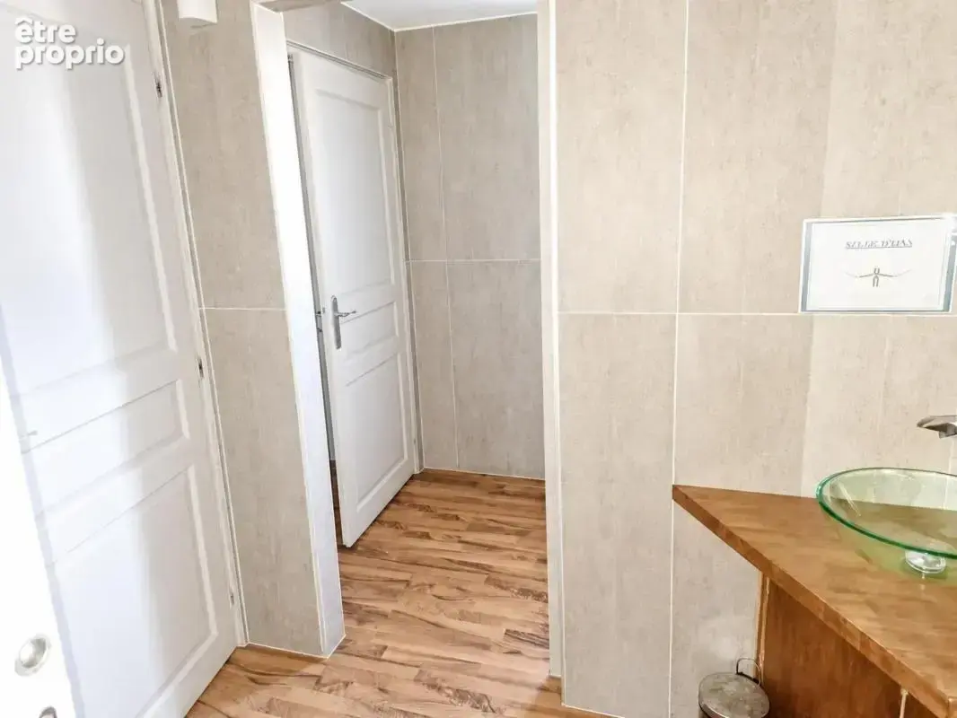 Locaux/Biens immobiliers - photo 11