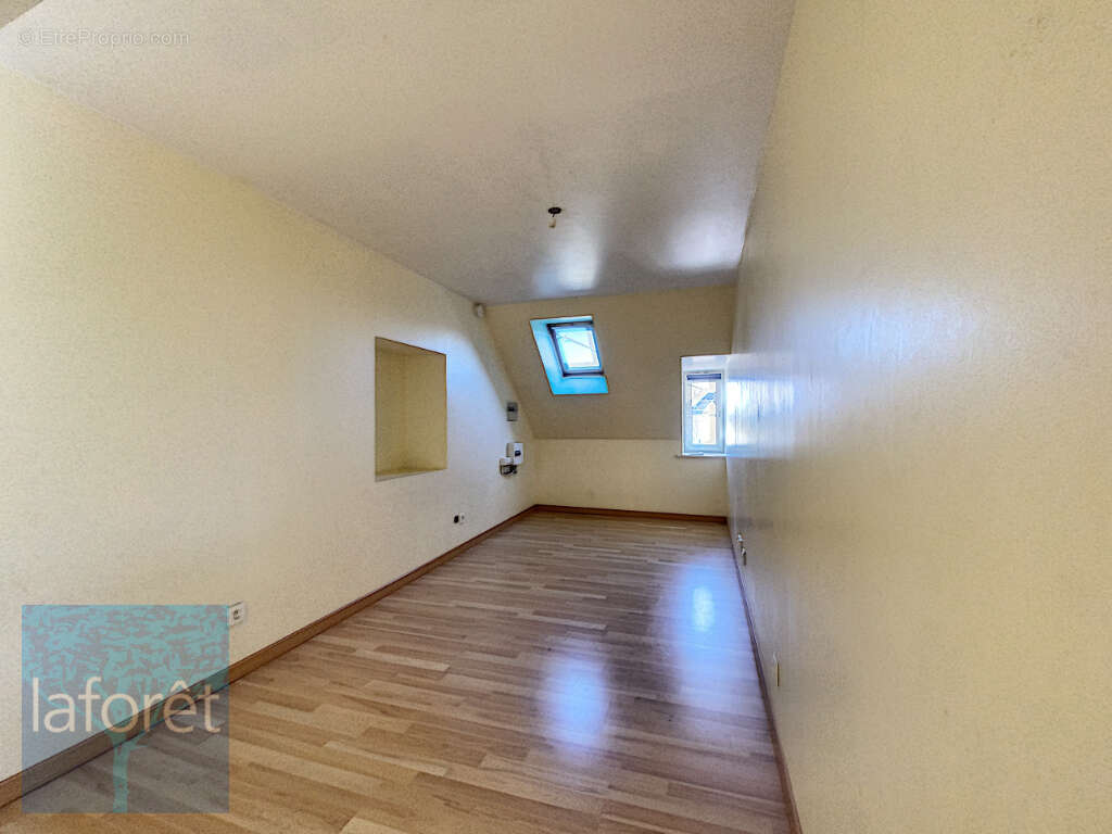 Maison à LOUVIGNE-DU-DESERT