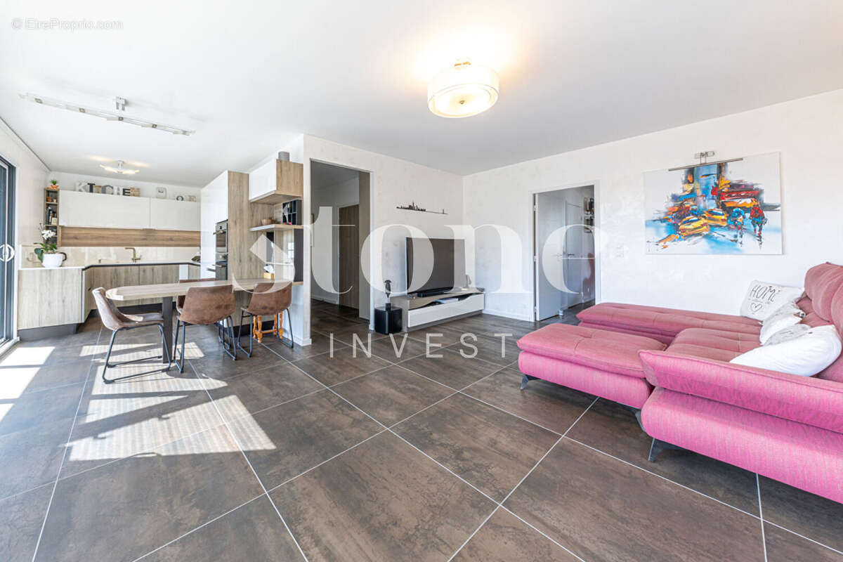 Appartement en attique de 4 pièces 93 m2 - photo 5