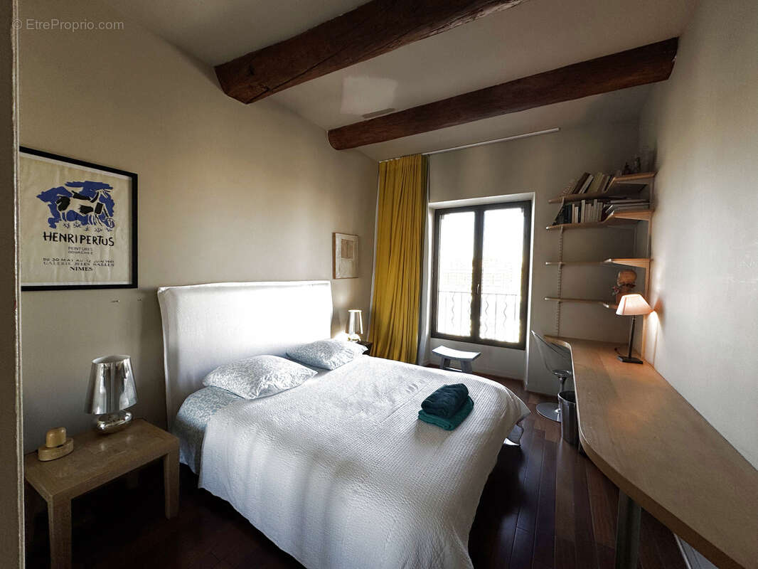 Appartement à MARSEILLE-1E