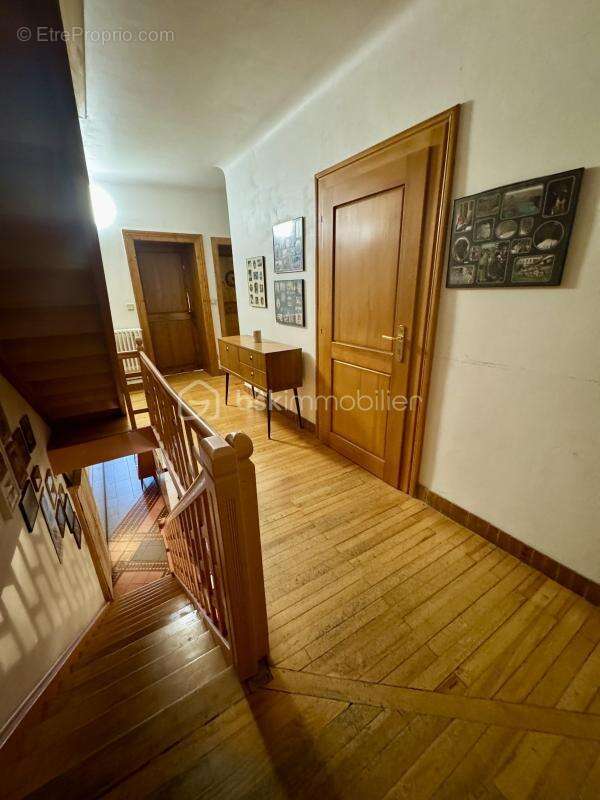 Au cœur de Porcelette  Maison de Village Atypique 260 m², 13 pièces, 7 Chambres, Garage, Terrain de 14 ares - photo 15