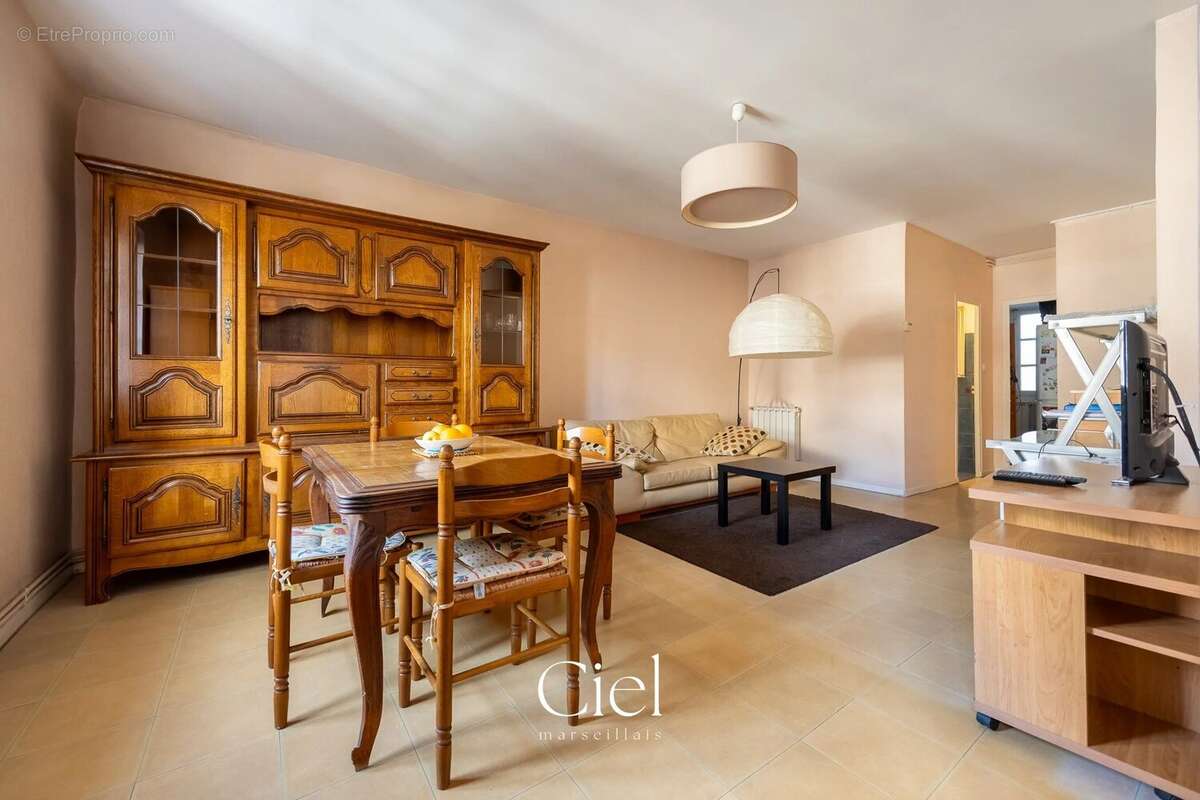 Appartement à MARSEILLE-6E