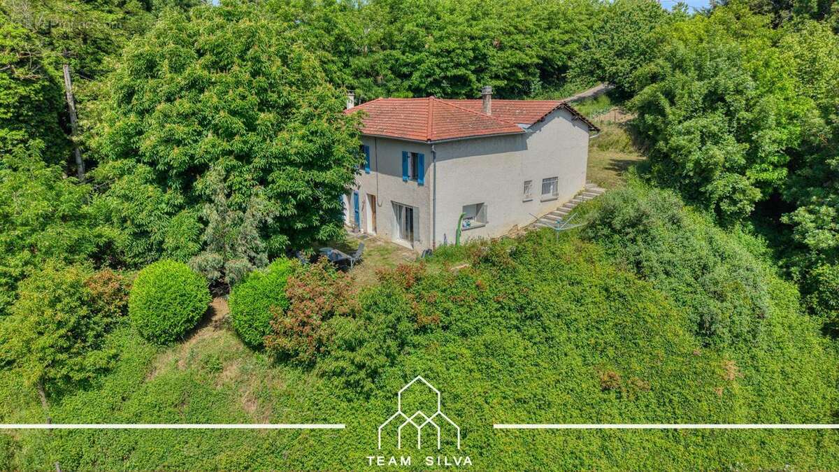 Maison 100 m² à Royas  - photo 21