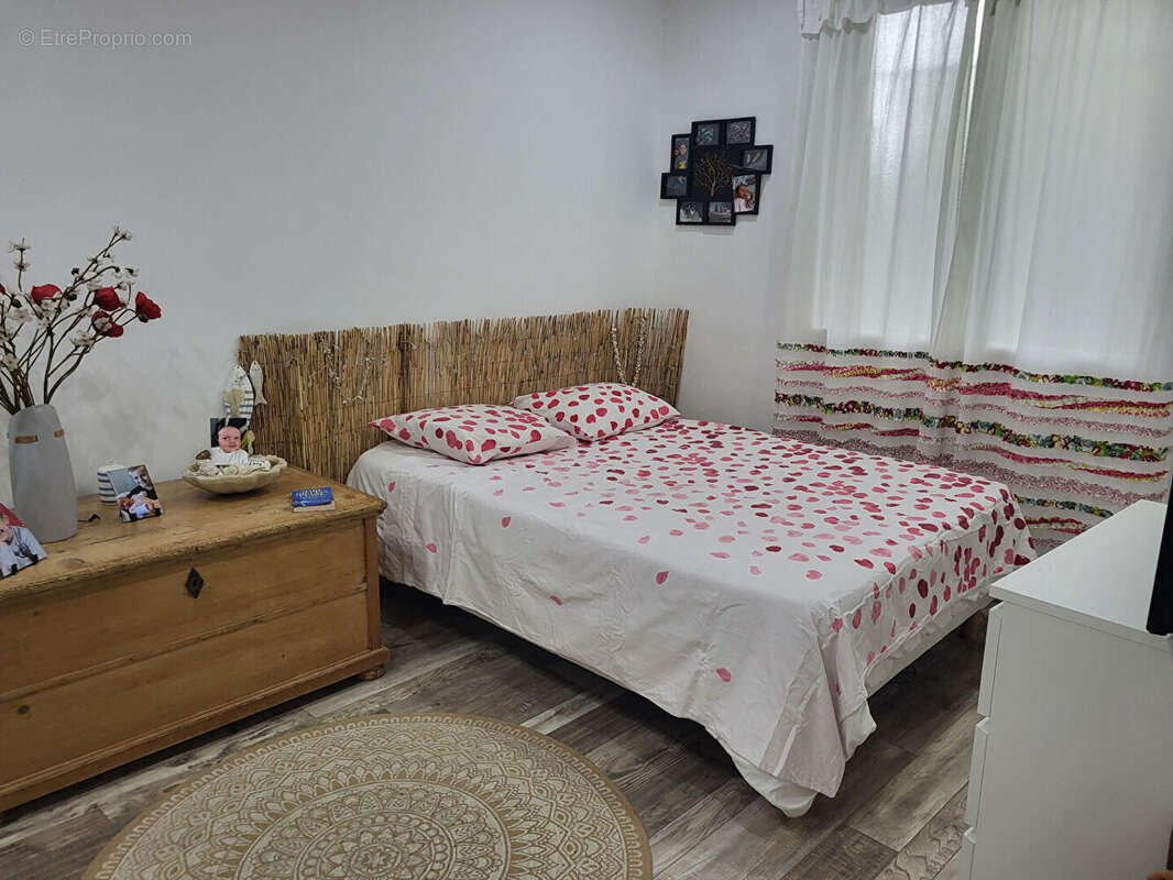 Appartement à SAINT-MARTIN-DE-CRAU