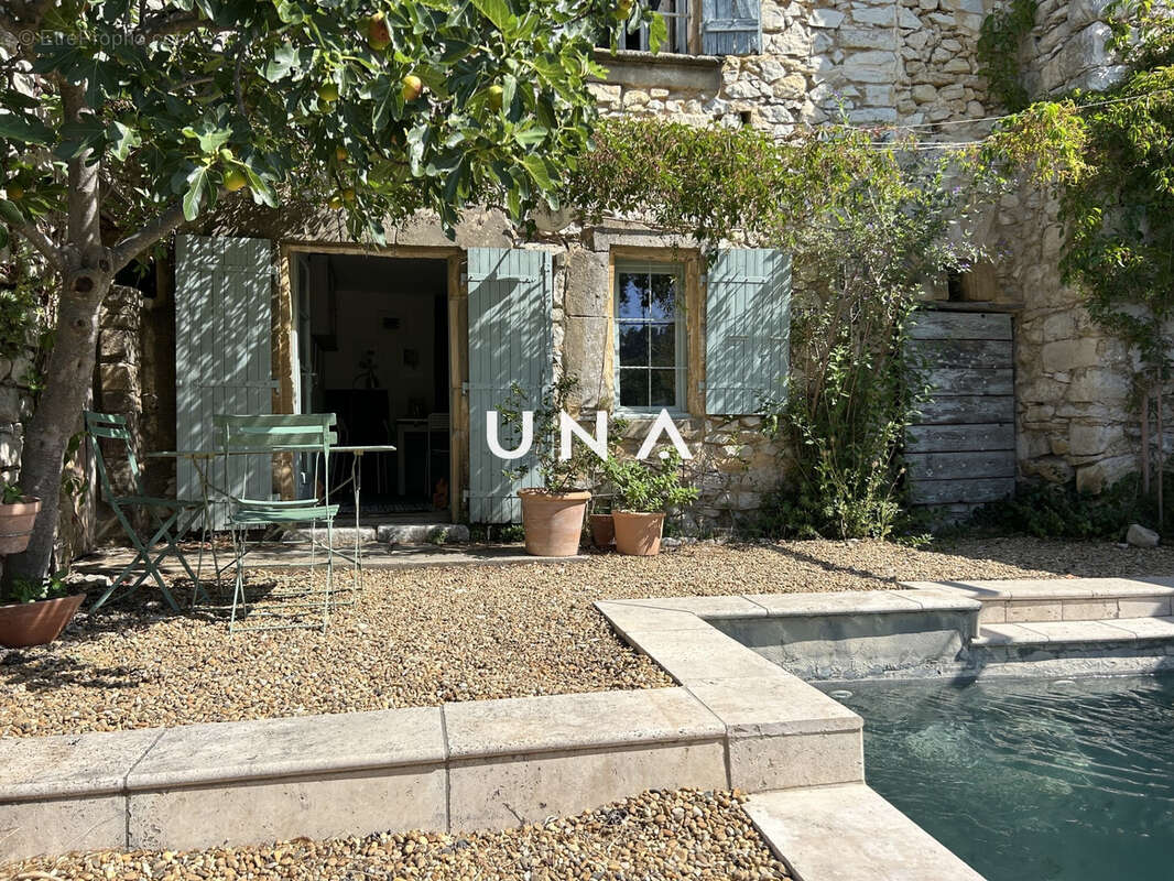 Maison de charme en pierre avec bassin - photo 2