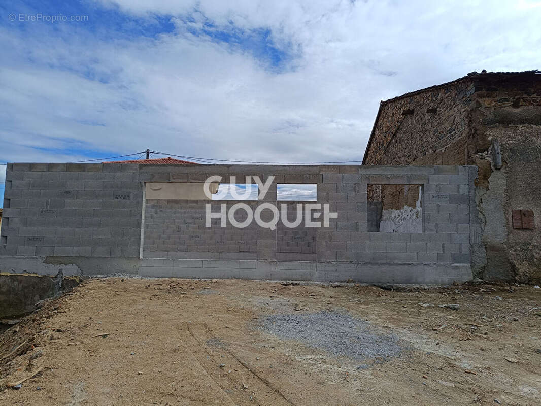 Maison à SAINT-MARTIN-LA-SAUVETE