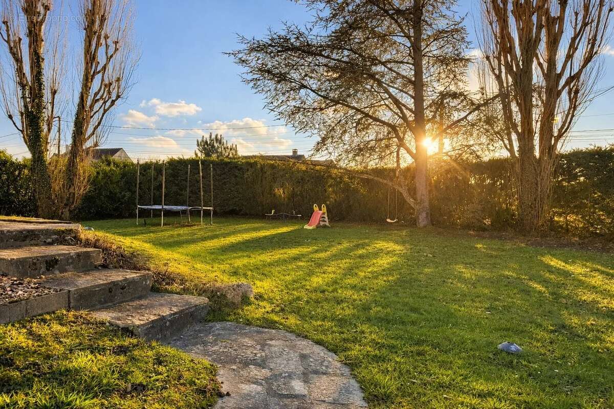 Maison à SAINT-MAURICE-MONTCOURONNE