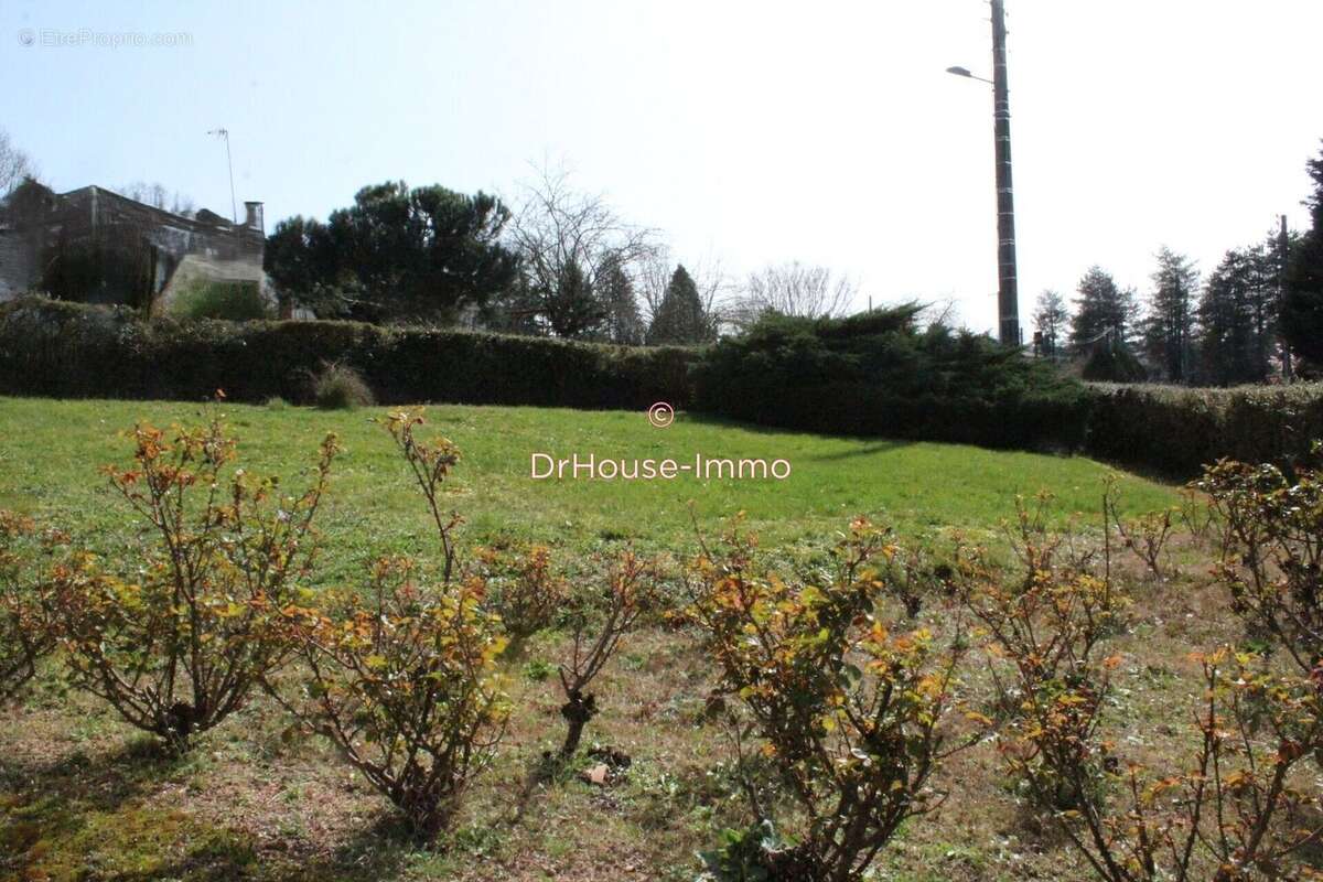 Maison 93 m² à Chabanais  - photo 9